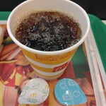 Makudonarudo - 朝マックのチキンクリスプマフィンコンビ250円のアイスコーヒー(2024.3.31)