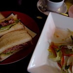 サテライト - 料理写真:ベーコンとレタスとトマトのサンドセット