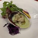 メインダイニングルーム - 大アサリのコンフィ　そら豆のブルーテ