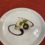 メインダイニングルーム - 鰆とマッシュポテトのアミューズ