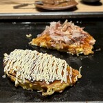 Tsukishima Monja Koboreya - お好み焼きの味付けの違いwソースとマヨネーズ美味しい！