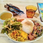 てらまちダイニング UOSUE - アヒポキプレート　1320円