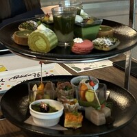 ポム・ダダン - 