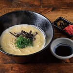 名物濃厚九州ラーメン