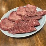 炭火焼肉ホルモンさわいし - タンとハラミ