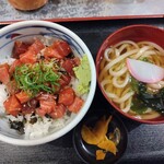 地魚酒場 魚八商店 - まぐろ漬丼(うどん・漬物付き)600円