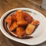 炭火焼肉ホルモンさわいし - カクテキ