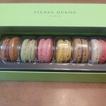 PIERRE HERME PARIS - 