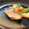 Restaurant SAKURA - ランチコース 5300円 のメバルのポアレ 酒盗バターソース 新玉ねぎのタルト