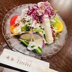 Toshi - たっぷりサラダがとっても美味しい♡