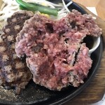 ハンバーグ逸品堂 - 割ってみた