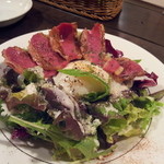 Kyou To Daina- - 馬肉の燻製と温泉玉子のサラダ　８８０円