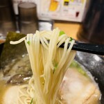 Hakata Ramen Isshin - 味玉ラーメン　麺