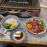 焼肉 こじま - センマイ刺し(白)、ハラミユッケ