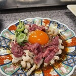 焼肉 こじま 本店 - 朝引きホルモンユッケ