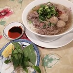 THI THI - ファア・タイ(牛肉のフォー)　たれは牛肉団子用です