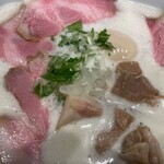 麺〜seeness〜なかの - 特製TORI白湯らーめん(塩) チャーシュートッピング