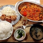 大衆食堂 てんぐ大ホール - ナポリタンと鶏から定食