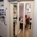 THI THI - この小さな白い扉が好きなの