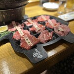 黒毛和牛まるごと一頭買い 炭火焼肉 道頓堀みつる - 