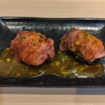 焼肉やいち - 牛炙り握り¥1.080
            