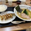 Yokohama ya - 醤油ラーメン＋餃子6個＋ライスがついた
                Bセット(税込1,030円)かコチラ＼(^▽^)／