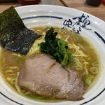 Yokohama ya - ラーメンの出来としては、
                        普通に美味しいレベルでした。