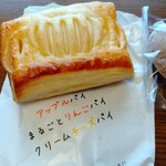 山川屋菓子店 - クリームチーズパイ＆あげまんじゅう