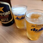 江戸一 - 先ずは瓶ビール (サッポロ黒ラベル) で乾杯