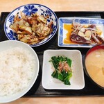 一膳 - 日替わり(カツオたたきと豚キャベツ)定食