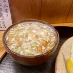 Tonkatsu Katsura - 並々に注がれたなめこ汁