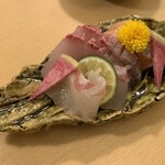 Sake Sakana Toyao - お造りおまかせ三種盛り。
