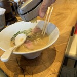 一風堂 - ニンニク④むにゅにゅー、 味変は替え玉の前髪鉄則だそうです！