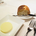 レストラン・セン - パンとバター