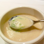 レストラン・セン - 温かな茸のスープとほうれん草のフラン