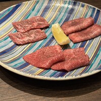 USHIMITSU NISHIAZABU - 厳選タン　～檸檬～
                      厳選黒毛和牛赤身　〜にんにくダレ〜
                      厳選黒毛和牛赤身　〜アップルジンジャーソース〜