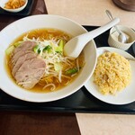 天府城 - チャーシュー麺と半チャーハン