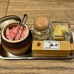 Niigata Katsudon Tarekatsu - カウンターの調味料