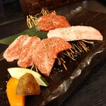 Yakiniku Ushiwa - 