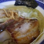 塩そば専門店 桑ばら - 秋刀魚香油の塩と馬刺しユッケ丼の定食