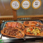 アルバートホテル秋田 - お肉コーナー。