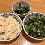 Kazu - 小松とシーチキンのおひたし
                      ほうれん草の胡麻和え
                      ポテトサラダ400円