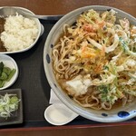 そば処 丸八 - 冷やしかき揚げうどん　ミニ牛すじカレー