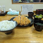 Tonkatsu Kazuki - 特上ロースかつ定食（ご飯大盛）。