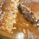 TOKYO CLASSIC CAMP CAFE - ハンバーグに入刀