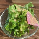 TOKYO CLASSIC CAMP CAFE - セットのサラダ。新鮮です。