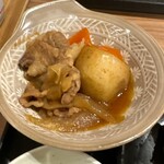 243139997 - 一汁三皿 定食(\950)　肉じゃが