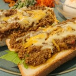 スパイスハウス モモ＆メメ - キーマトースト、ドーン！