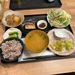 243139985 - 一汁三皿 定食(\950)