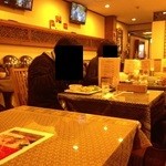 アジアンタワン - 201402　ｱｼﾞｱﾝﾀﾜﾝ　店内⇒Buffetコーナーが、ちらりと見えます